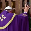 Il Papa apre la Porta Santa a Bangui «Capitale spirituale del mondo»